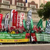 Protesta frente a la delegación territorial de Educación en Castellón Protesta frente a la delegación territorial de Educación en Castellón
