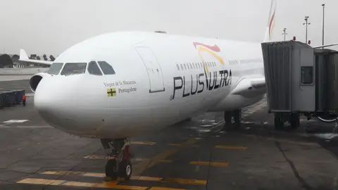 Imagen de archivo de un avión de la aerolínea Plus Ultra. Imagen de archivo de un avión de la aerolínea Plus Ultra. EFE/Eduardo Caevro