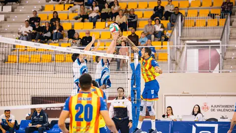 Duelo directo en Los Planos entre Léleman Conqueridor y Pamesa Teruel Duelo directo en Los Planos entre Léleman Conqueridor y Pamesa Teruel