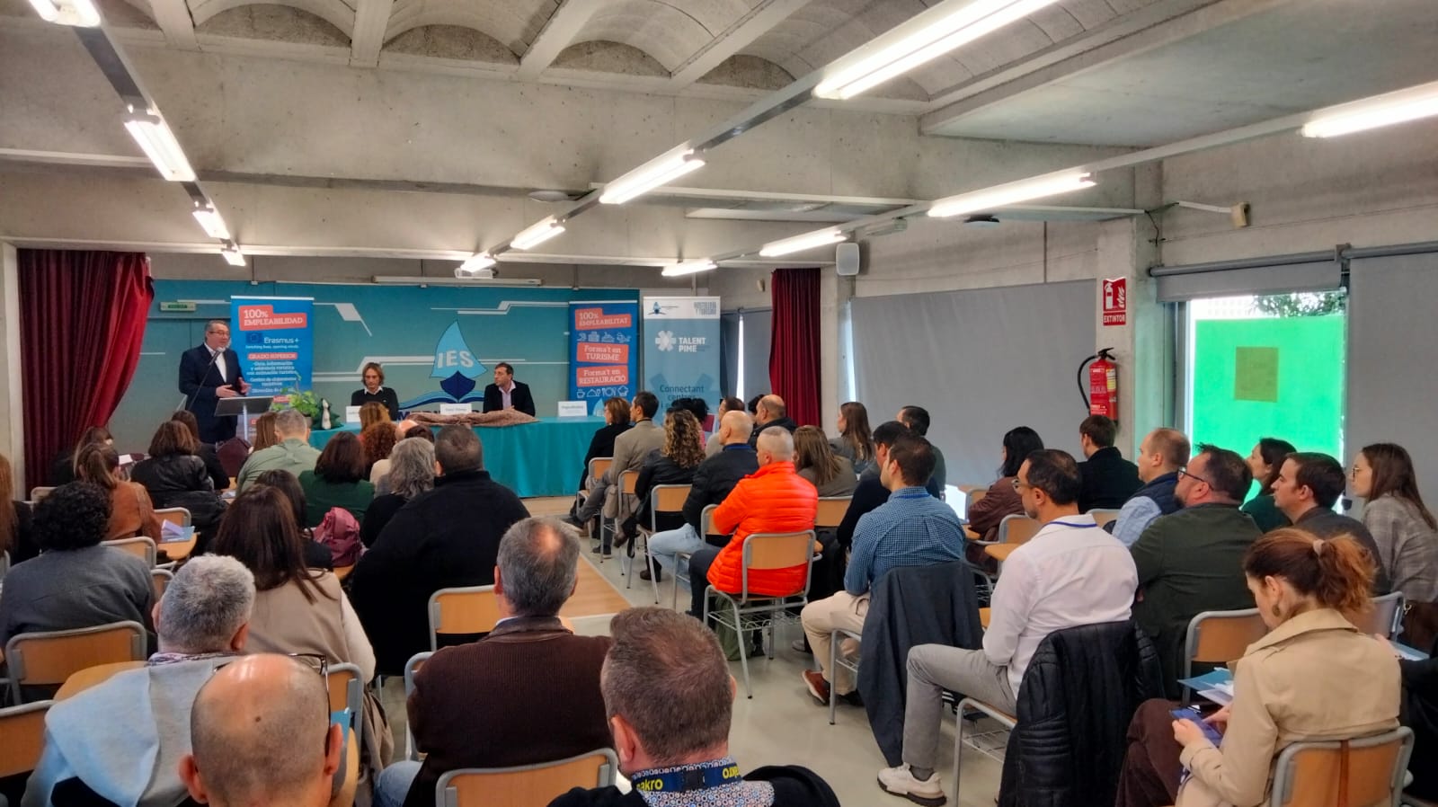 El IES Mediterrània Benidorm acoge el primer encuentro TALENTO PYME Turismo y Hostelería que conecta centros y empresas El IES Mediterrània Benidorm acoge el primer encuentro TALENTO PYME Turismo y Hostelería que conecta centros y empresas