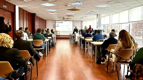 Momento de la presentación del estudio sobre las 'kellys' del Bioib. - FEHM Momento de la presentación del estudio sobre las 'kellys' del Bioib. - FEHM