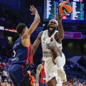 Victorias de Real Madrid y Valencia Basket