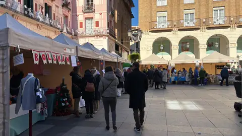 El Mercado Solidario de las asociaciones se instala en la plaza López Allué El Mercado Solidario de las asociaciones se instala en la plaza López Allué