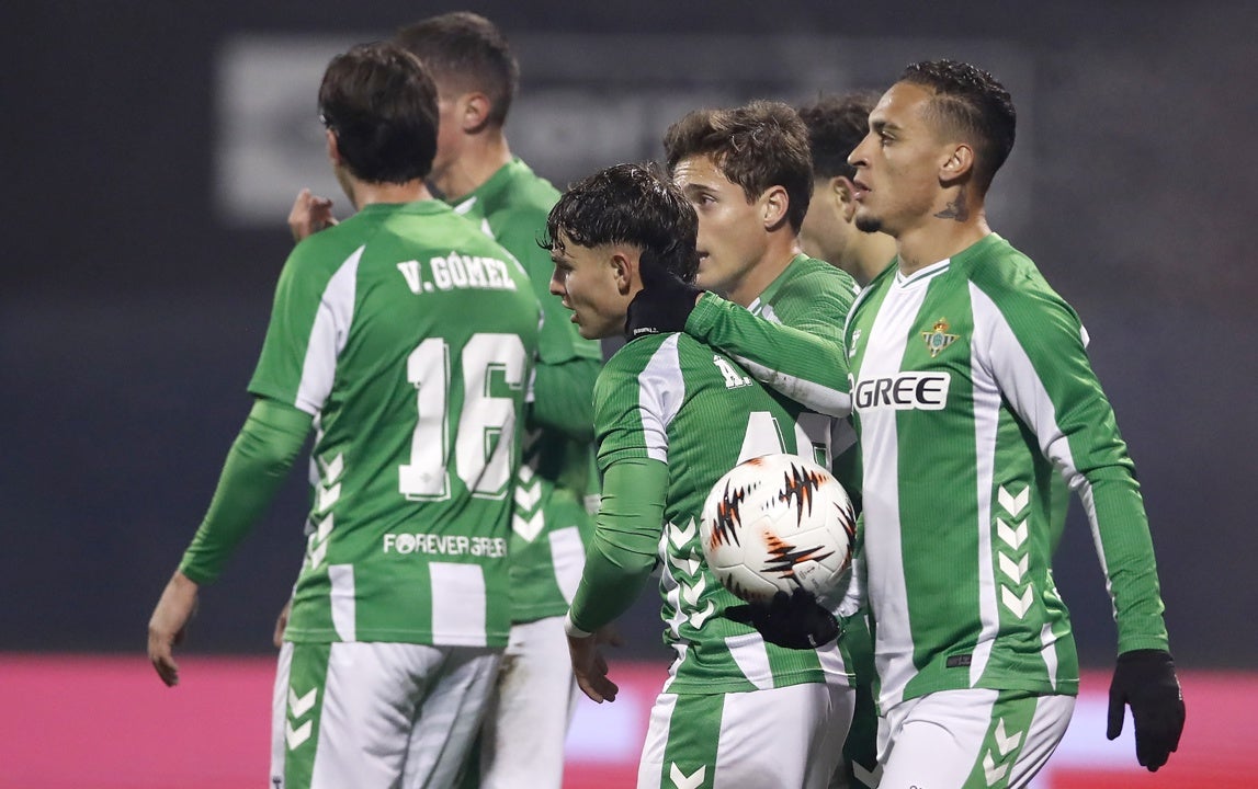 El Betis acaricia los octavos de final con una goleada en Zagreb El Betis acaricia los octavos de final con una goleada en Zagreb
