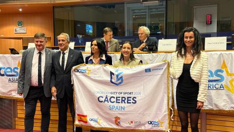 C&aacute;ceres recibe en Bruselas el t&iacute;tulo de Ciudad Europea del Deporte en 2026