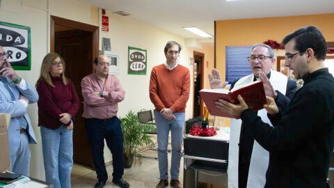 Bendición de las instalaciones de Onda Cero Ciudad Real por el Obispo Don Abilio Martínez. Bendición de las instalaciones de Onda Cero Ciudad Real por el Obispo Don Abilio Martínez.