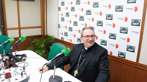 Abilio Mart&iacute;nez en los estudios de Onda Cero Ciudad Real