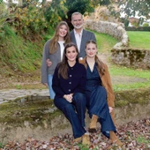 Fotografías de la postal elegida por el Rey Felipe VI, la Reina Letizia, la Princesa Leonor y la Infanta Sofía para felicitar la Navidad Fotografías de la postal elegida por el Rey Felipe VI, la Reina Letizia, la Princesa Leonor y la Infanta Sofía para felicitar la Navidad
