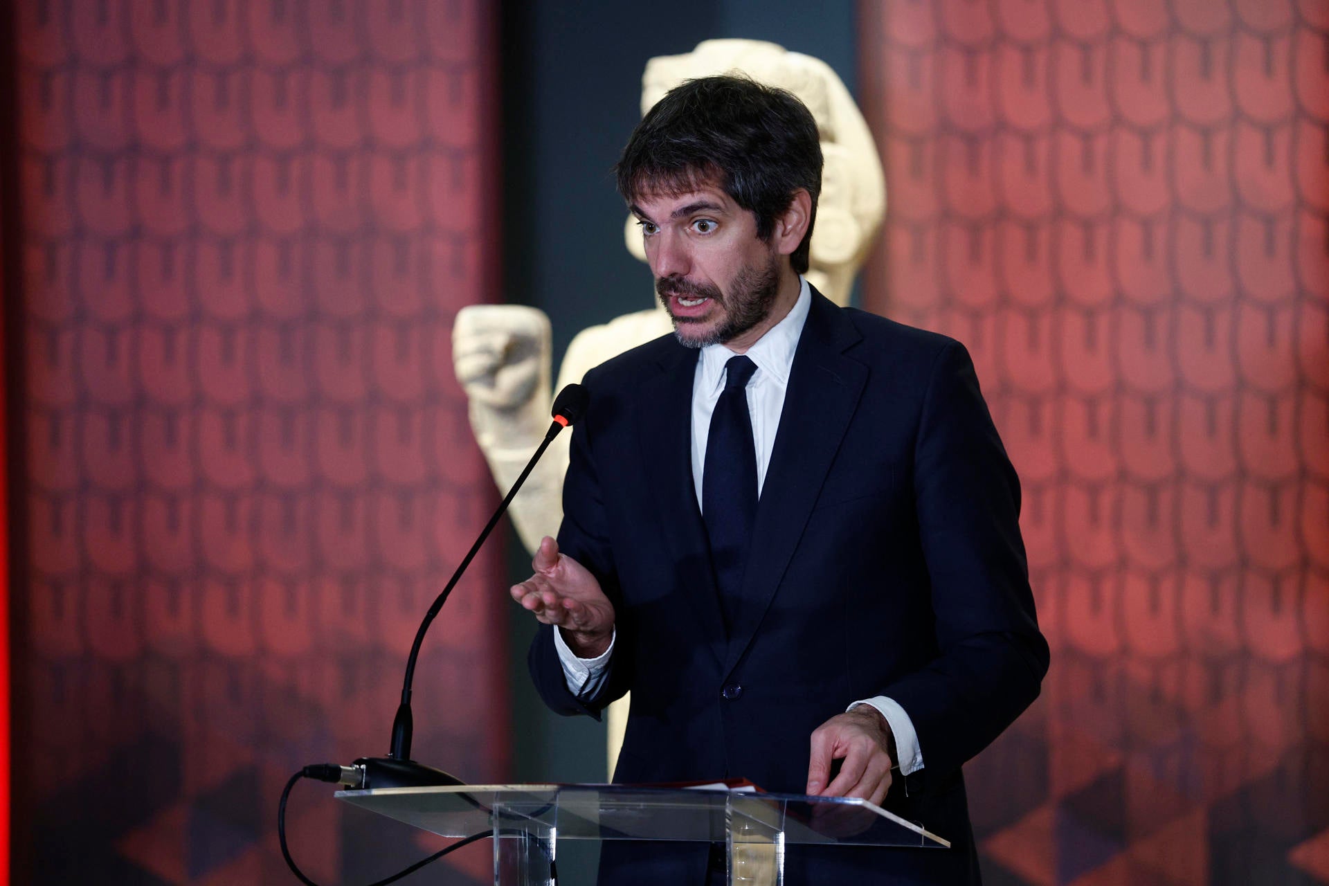 Urtasun exige explicaciones a Sánchez y una "remodelación profunda del Gobierno": "La legislatura ha entrado en un momento difícil" Urtasun exige explicaciones a Sánchez y una "remodelación profunda del Gobierno": "La legislatura ha entrado en un momento difícil"