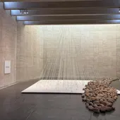 Exposición Insound and Instructure de Yoko Ono en el MUSAC Exposición Insound and Instructure de Yoko Ono en el MUSAC