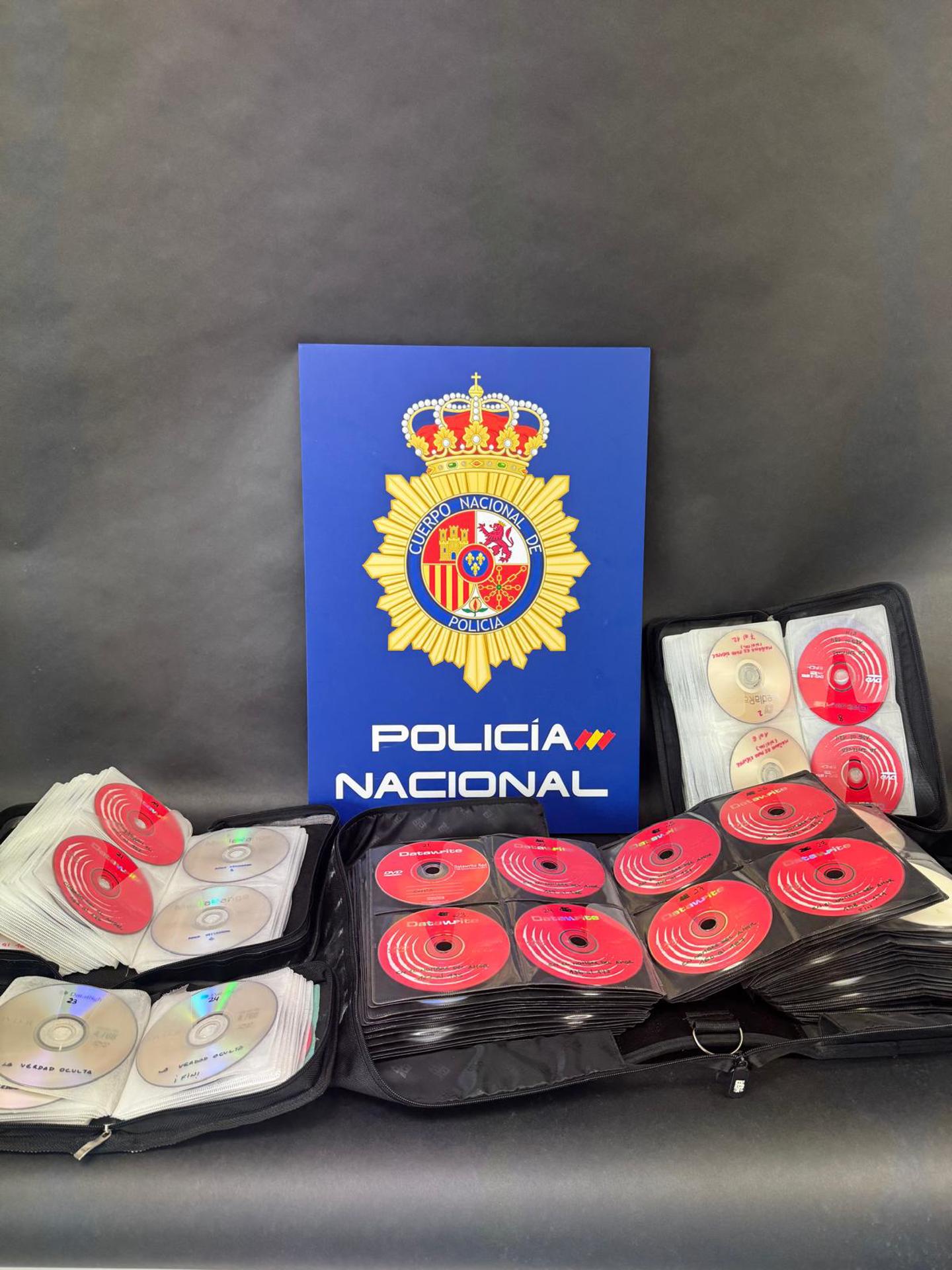 Detenida en Elche una mujer por vender temporadas completas pirateadas de más de una quincena de telenovelas Detenida en Elche una mujer por vender temporadas completas pirateadas de más de una quincena de telenovelas