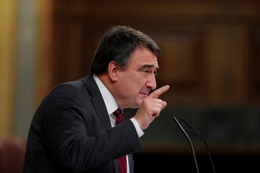 El portavoz del PNV, Aitor Esteban durante una intervención en el Congreso de los Diputados El portavoz del PNV, Aitor Esteban durante una intervención en el Congreso de los Diputados