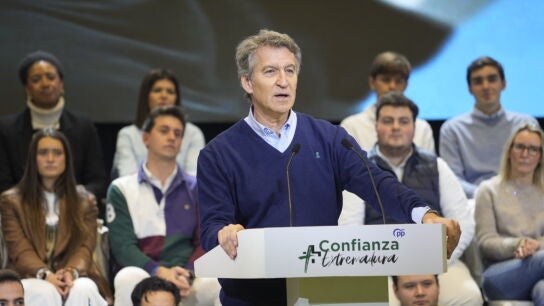 El presidente del PP, Alberto N&uacute;&ntilde;ez Feij&oacute;o, en un acto en Navalmoral de la Mata (C&aacute;ceres)