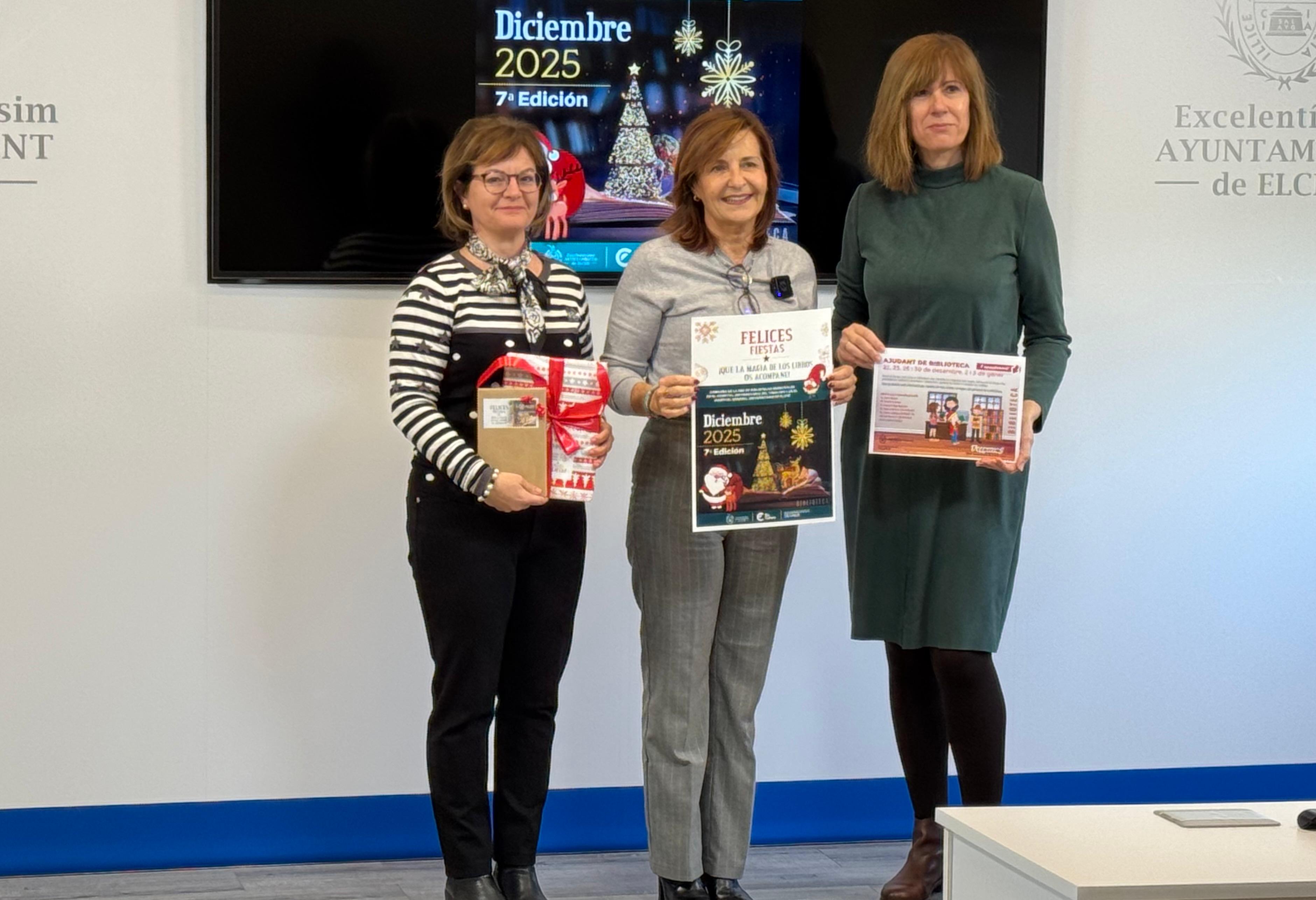 Las bibliotecas de Elche entregan libros a Papá Noel para que los regale a los niños hospitalizados Las bibliotecas de Elche entregan libros a Papá Noel para que los regale a los niños hospitalizados