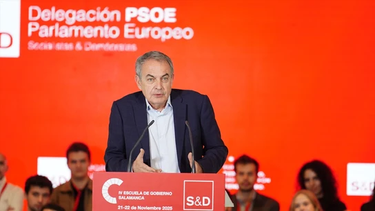 Zapatero en una foto de archivo Zapatero en una foto de archivo