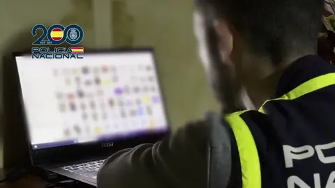 Detenido en Álava un creador de pornografía infantil que usaba IA para manipular imágenes Detenido en Álava un creador de pornografía infantil que usaba IA para manipular imágenes