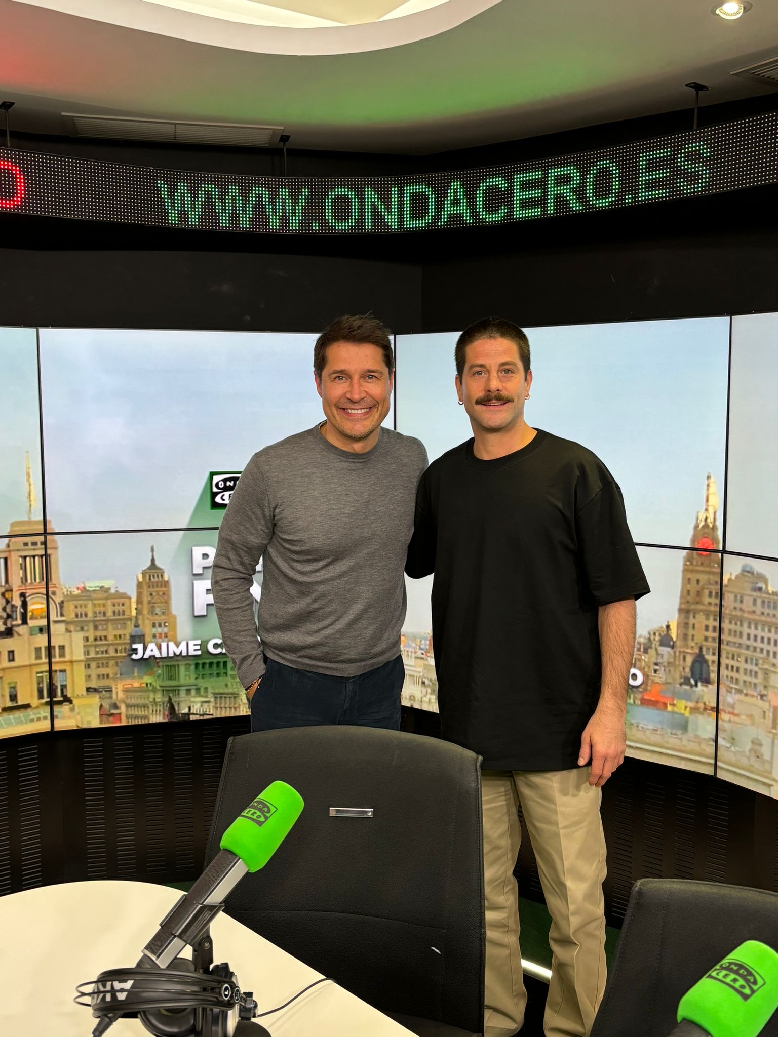 Luis Fernández: "Después de tantos años es como si no pasara el tiempo por nosotros, por esta gran familia que hemos creado" Luis Fernández: "Después de tantos años es como si no pasara el tiempo por nosotros, por esta gran familia que hemos creado"