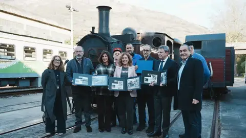 Gobierno Vasco y Correos homenajean al tren de vapor y al oficio de fogonero con dos sellos conmemorativos Gobierno Vasco y Correos homenajean al tren de vapor y al oficio de fogonero con dos sellos conmemorativos