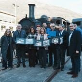 Gobierno Vasco y Correos homenajean al tren de vapor y al oficio de fogonero con dos sellos conmemorativos