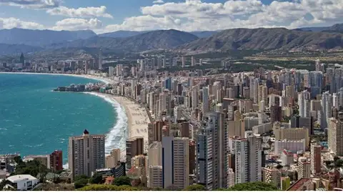 Dictaminada en comisión informativa los pliegos del nuevo contrato de limpieza y recogida de residuos de Benidorm Dictaminada en comisión informativa los pliegos del nuevo contrato de limpieza y recogida de residuos de Benidorm