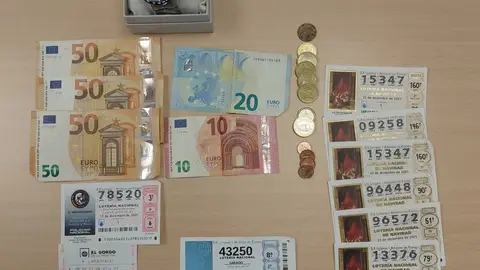 La Guardia Civil detiene a cinco personas por delitos de estafa y robo en Benicàssim La Guardia Civil detiene a cinco personas por delitos de estafa y robo en Benicàssim