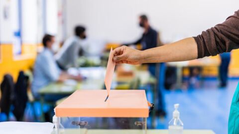 Votaciones en la urna