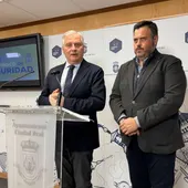l alcalde de Ciudad Real, Francisco Cañizares, y el concejal de Seguridad Ciudadana, Miguel Hervás, presentan el Plan Estratégico de Seguridad l alcalde de Ciudad Real, Francisco Cañizares, y el concejal de Seguridad Ciudadana, Miguel Hervás, presentan el Plan Estratégico de Seguridad