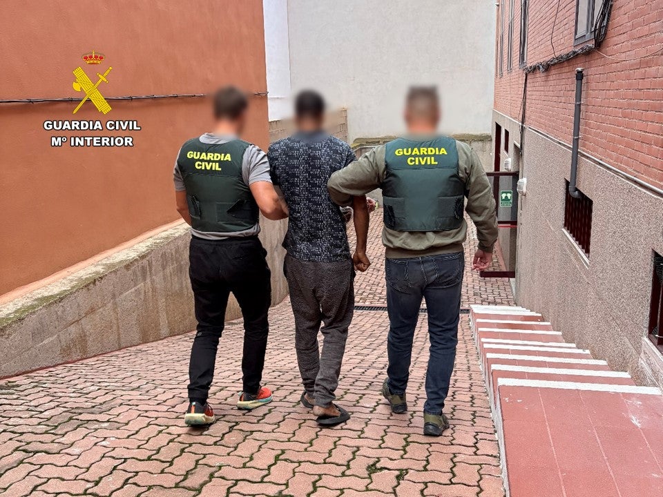 La Guardia Civil detiene a un hombre por robos en Biar y Villena La Guardia Civil detiene a un hombre por robos en Biar y Villena