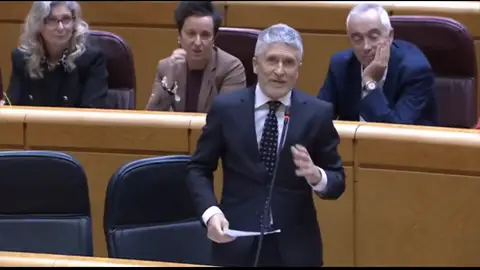 Marlaska, al PP: "¿Saben dónde están sus puteros? En el armario, que es dónde les gusta estar" Marlaska, al PP: "¿Saben dónde están sus puteros? En el armario, que es dónde les gusta estar"