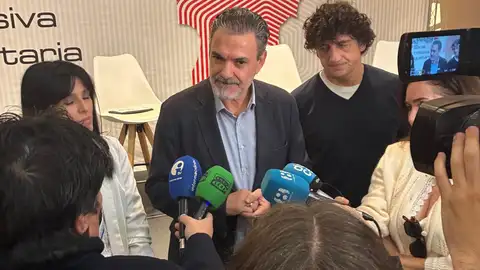 Numerosas entidades de la Marina Baixa participan en un encuentro organizado por el Grupo Socialista de la Diputación de Alicante Numerosas entidades de la Marina Baixa participan en un encuentro organizado por el Grupo Socialista de la Diputación de Alicante