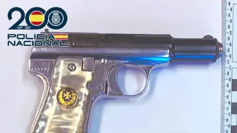 Detenido en el polígono de Candina con una pistola cargada Detenido en el polígono de Candina con una pistola cargada