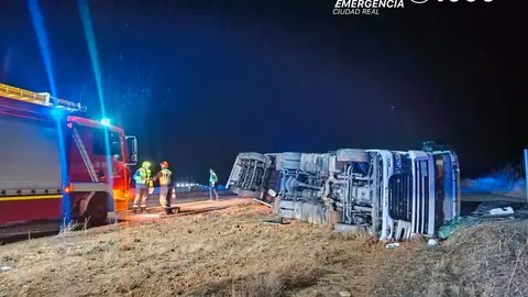 El cambión articulado tras el accidente en la A-4 El cambión articulado tras el accidente en la A-4