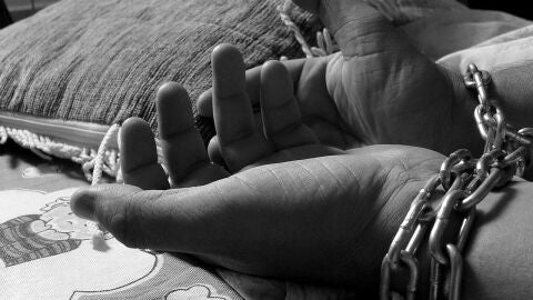Trata de mujeres y niñas es la nueva esclavitud Trata de mujeres y niñas es la nueva esclavitud