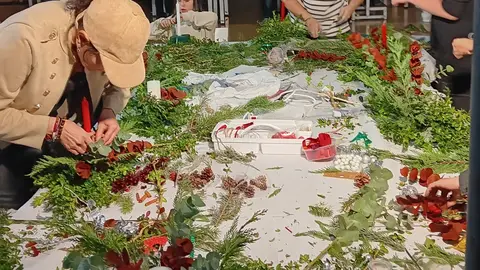 Un taller de decoraciones en Husillos .