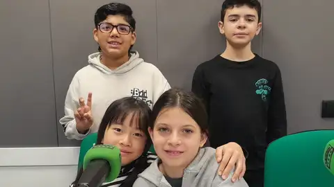 Mathías, Edgar, Lucía y Olaya nos hablan de sus cosas en DESDE EL COLE Mathías, Edgar, Lucía y Olaya nos hablan de sus cosas en DESDE EL COLE