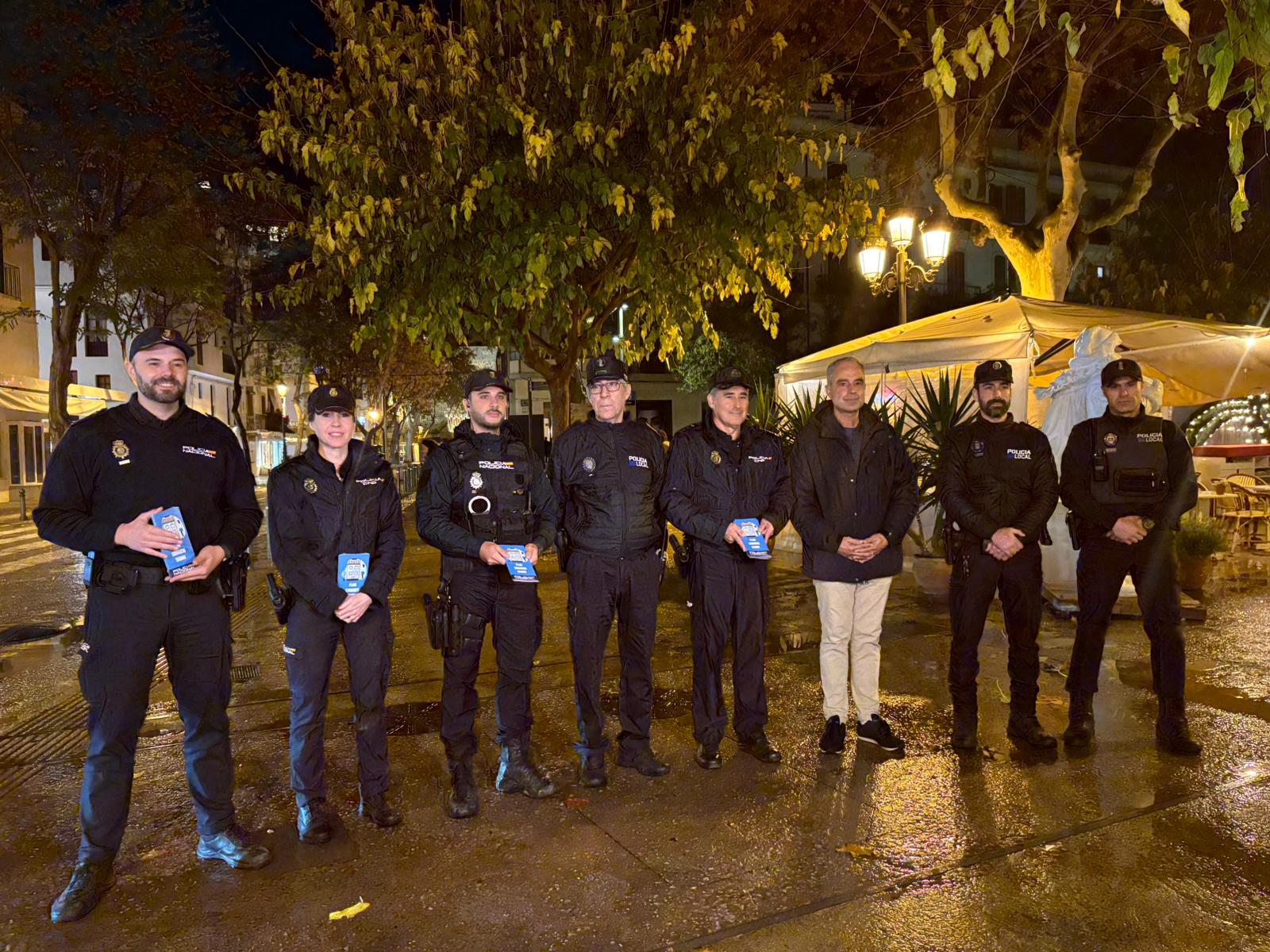 La Policía Nacional refuerza la prevención de hurtos y estafas con el Plan Comercio Seguro durante la Navidad La Policía Nacional refuerza la prevención de hurtos y estafas con el Plan Comercio Seguro durante la Navidad