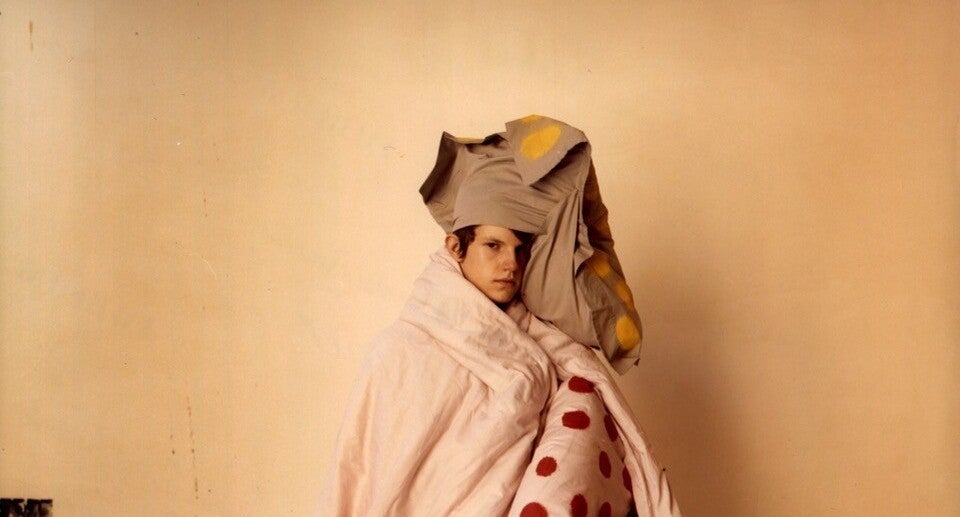 Dormir como acto de resistencia: cuando el descanso se convierte en performance artística Dormir como acto de resistencia: cuando el descanso se convierte en performance artística