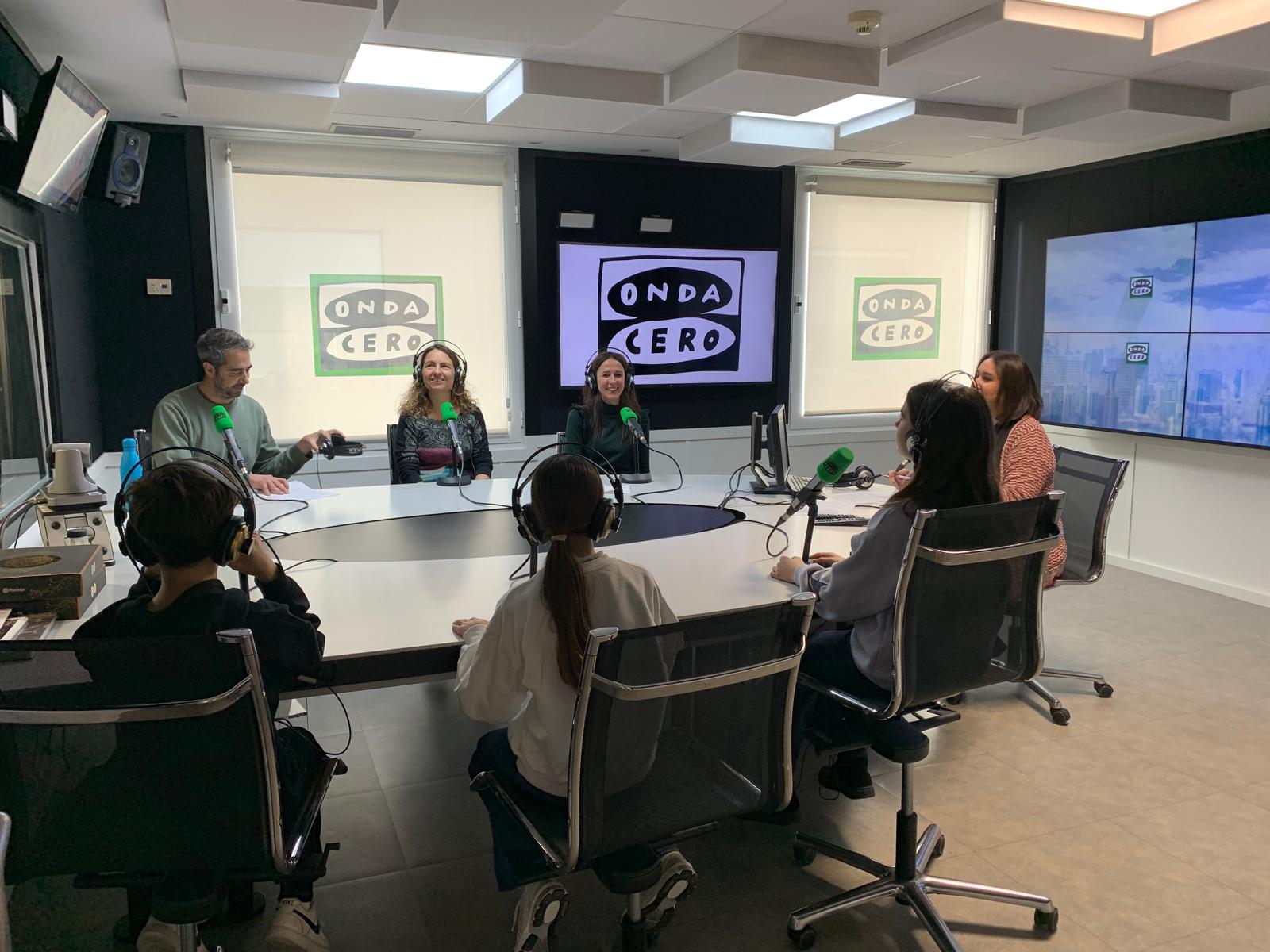 L'escola Estalella i Graells ens explica el seu projecte de radio, 'Radio Estalella' L'escola Estalella i Graells ens explica el seu projecte de radio, 'Radio Estalella'