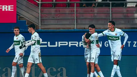 El Elche celebra el gol de Adam en Ipurúa. El Elche celebra el gol de Adam en Ipurúa.