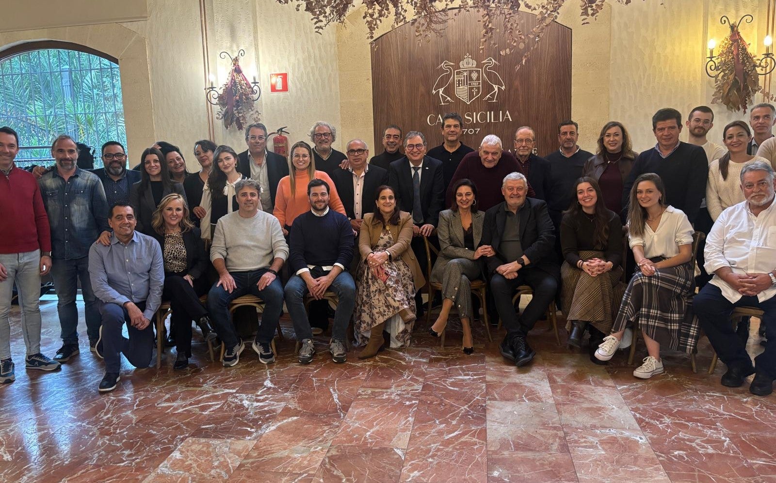 Vectalia brinda en Casa Sicilia junto a los medios de comunicación Vectalia brinda en Casa Sicilia junto a los medios de comunicación