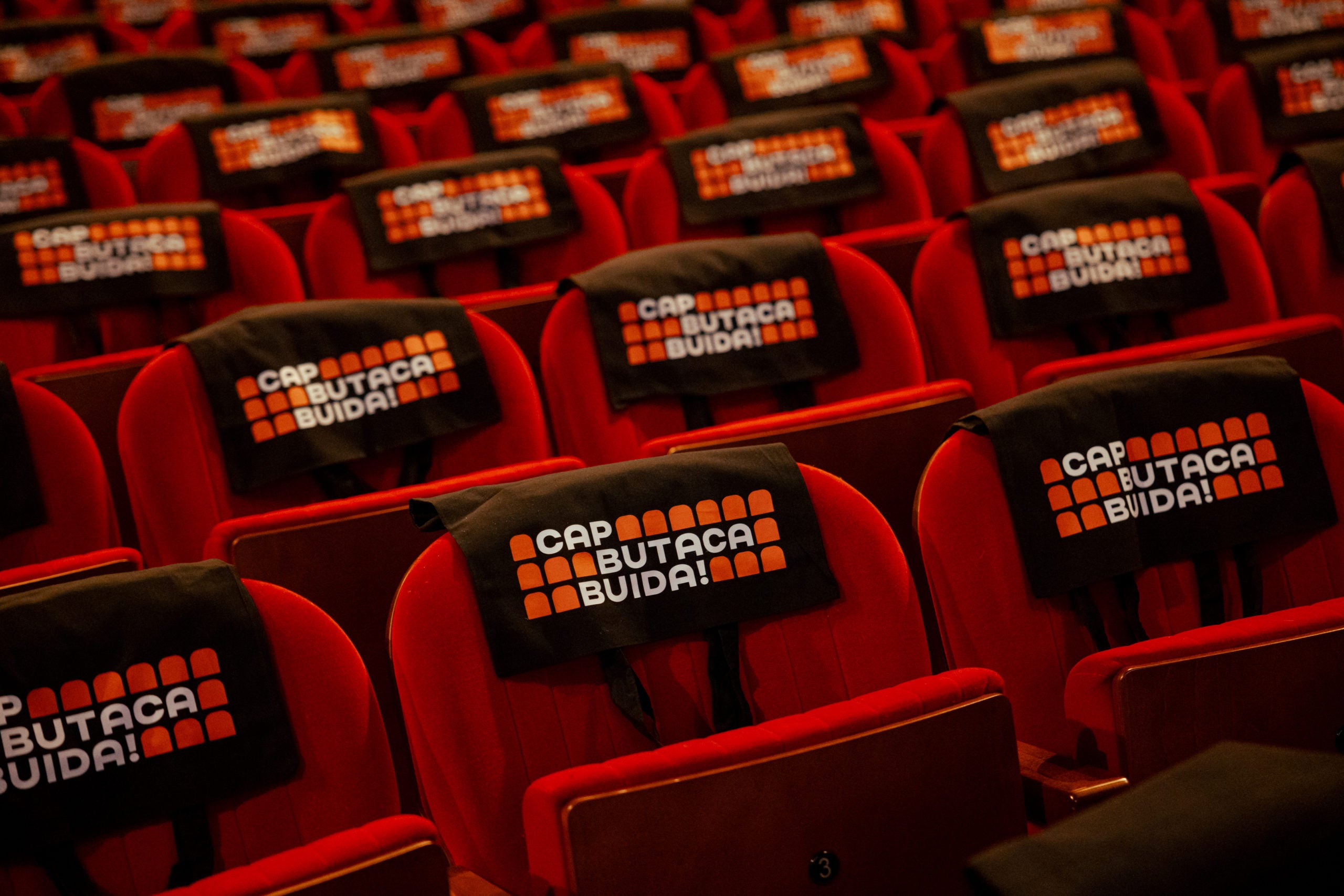 Els teatres de Barcelona viuen un Nadal daurat amb rècord de musicals i públic fidel Els teatres de Barcelona viuen un Nadal daurat amb rècord de musicals i públic fidel