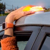Baliza luminosa en un coche