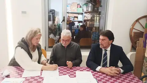 Cristina García, José Antonio Ortega y Luis Barcala en la firma del convenio Cristina García, José Antonio Ortega y Luis Barcala en la firma del convenio