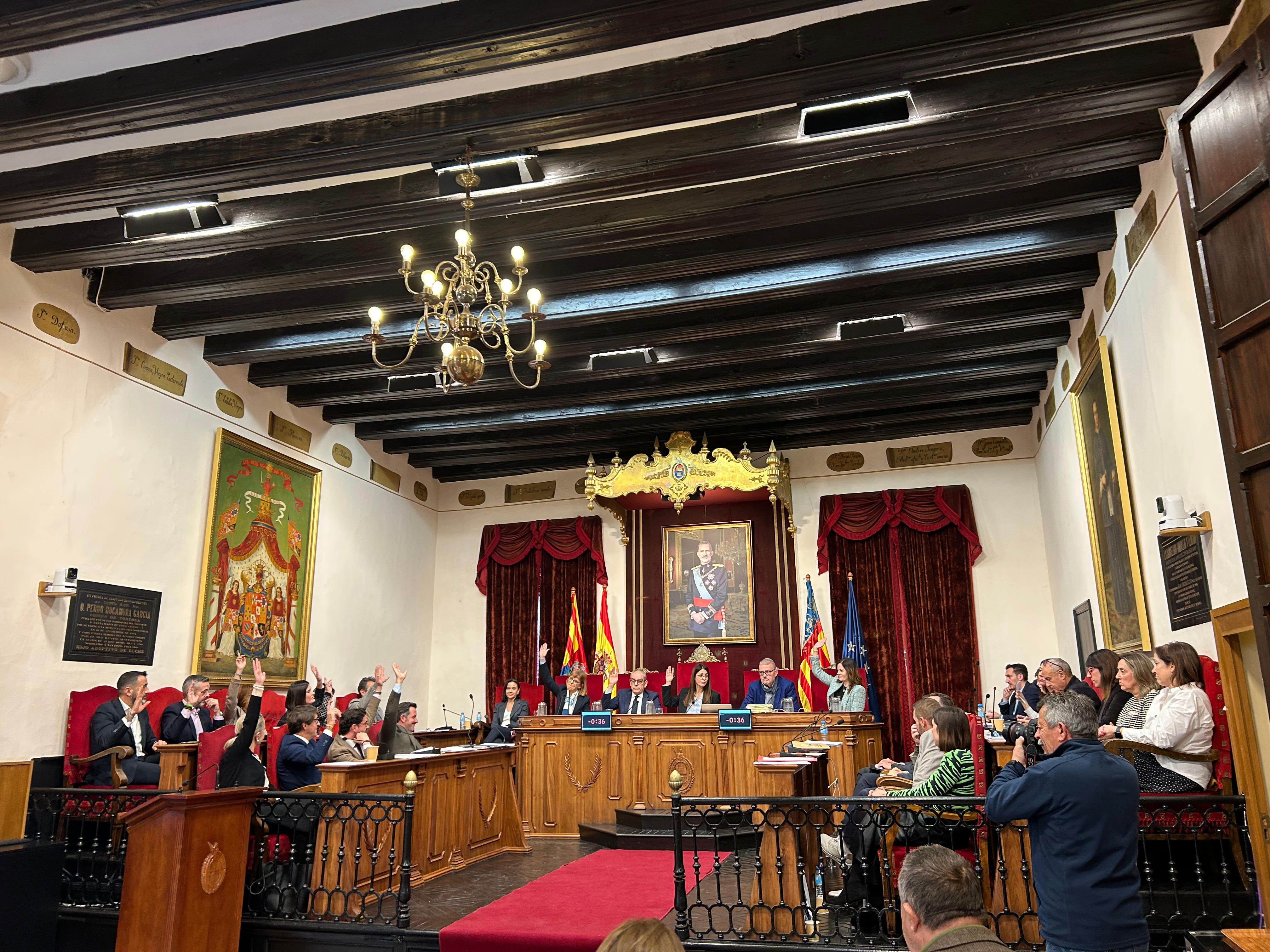 Vox Elche reclama el apoyo de la Corporación para exigir medidas ante el cierre de empresas y la “asfixia” a los autónomos Vox Elche reclama el apoyo de la Corporación para exigir medidas ante el cierre de empresas y la “asfixia” a los autónomos