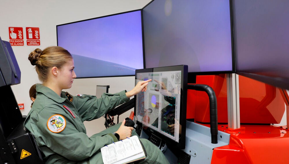 La princesa de Asturias en su formación como piloto 