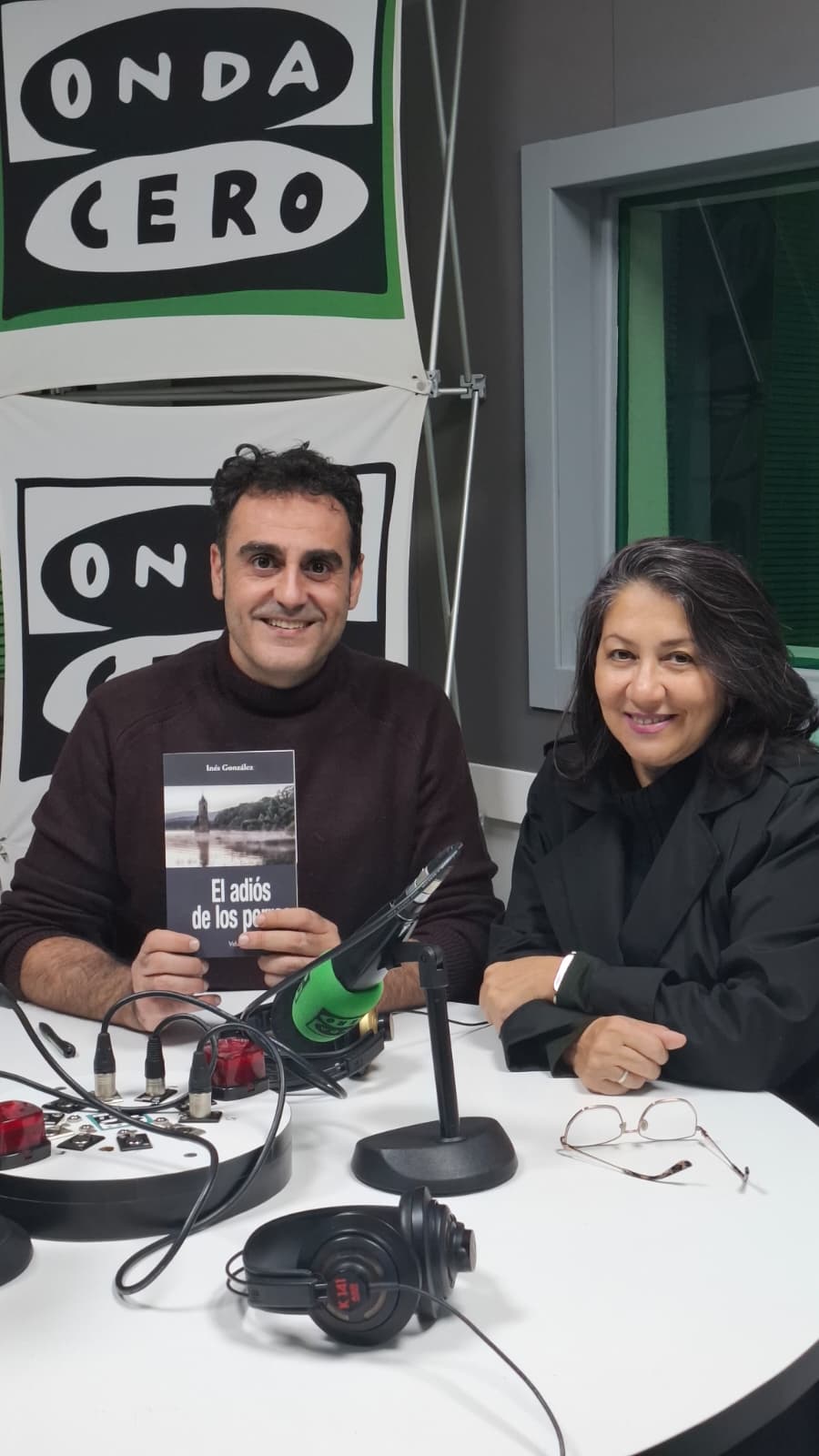 Inés González explora el suspense en su última obra literaria, 'El adiós de los perros' Inés González explora el suspense en su última obra literaria, 'El adiós de los perros'