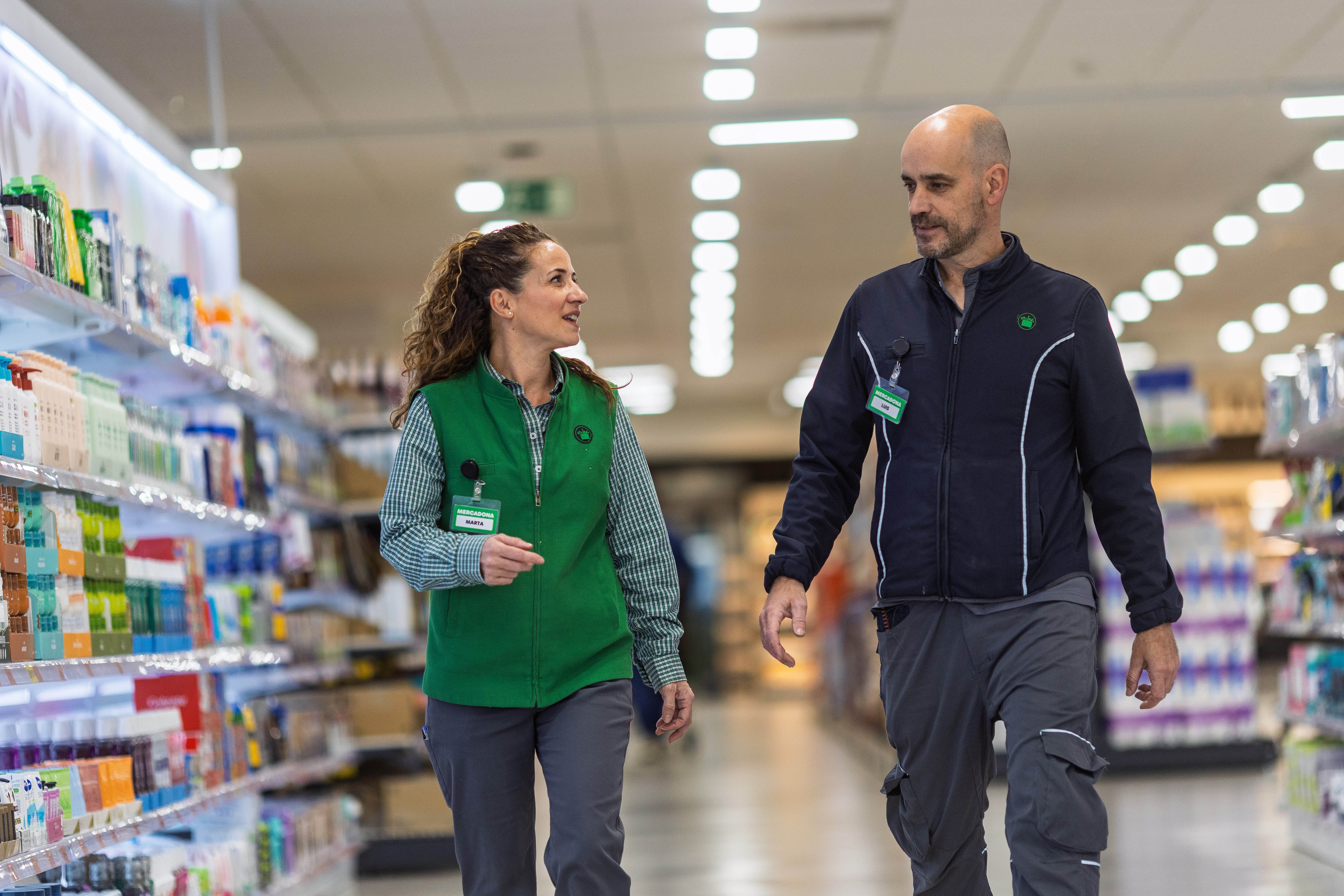 110.000 trabajadores de mercadona tendrán una semana más de vacaciones y una gratificación extraordinaria de una mensualidad en 2026 110.000 trabajadores de mercadona tendrán una semana más de vacaciones y una gratificación extraordinaria de una mensualidad en 2026