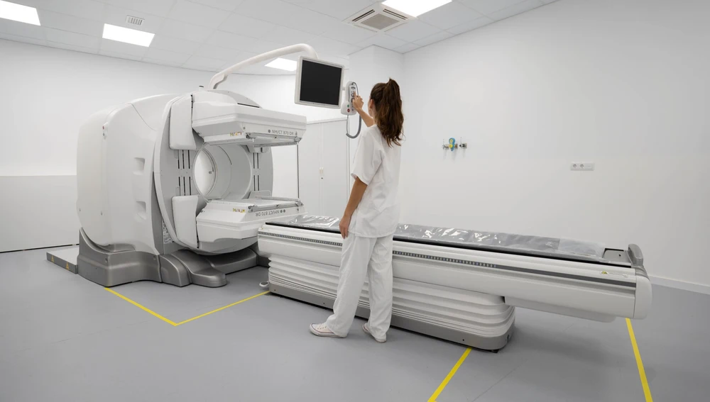 El Grupo Policlínica realiza su primera cirugía guiada con SPECT-CT reduciendo la agresividad y mejorando la precisión El Grupo Policlínica realiza su primera cirugía guiada con SPECT-CT reduciendo la agresividad y mejorando la precisión