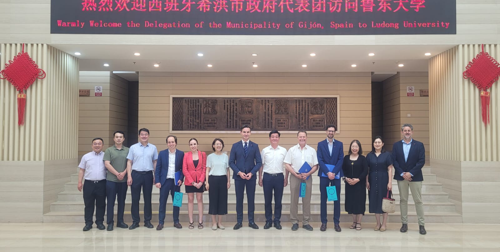 Gijón estrecha sus lazos con China Gijón estrecha sus lazos con China