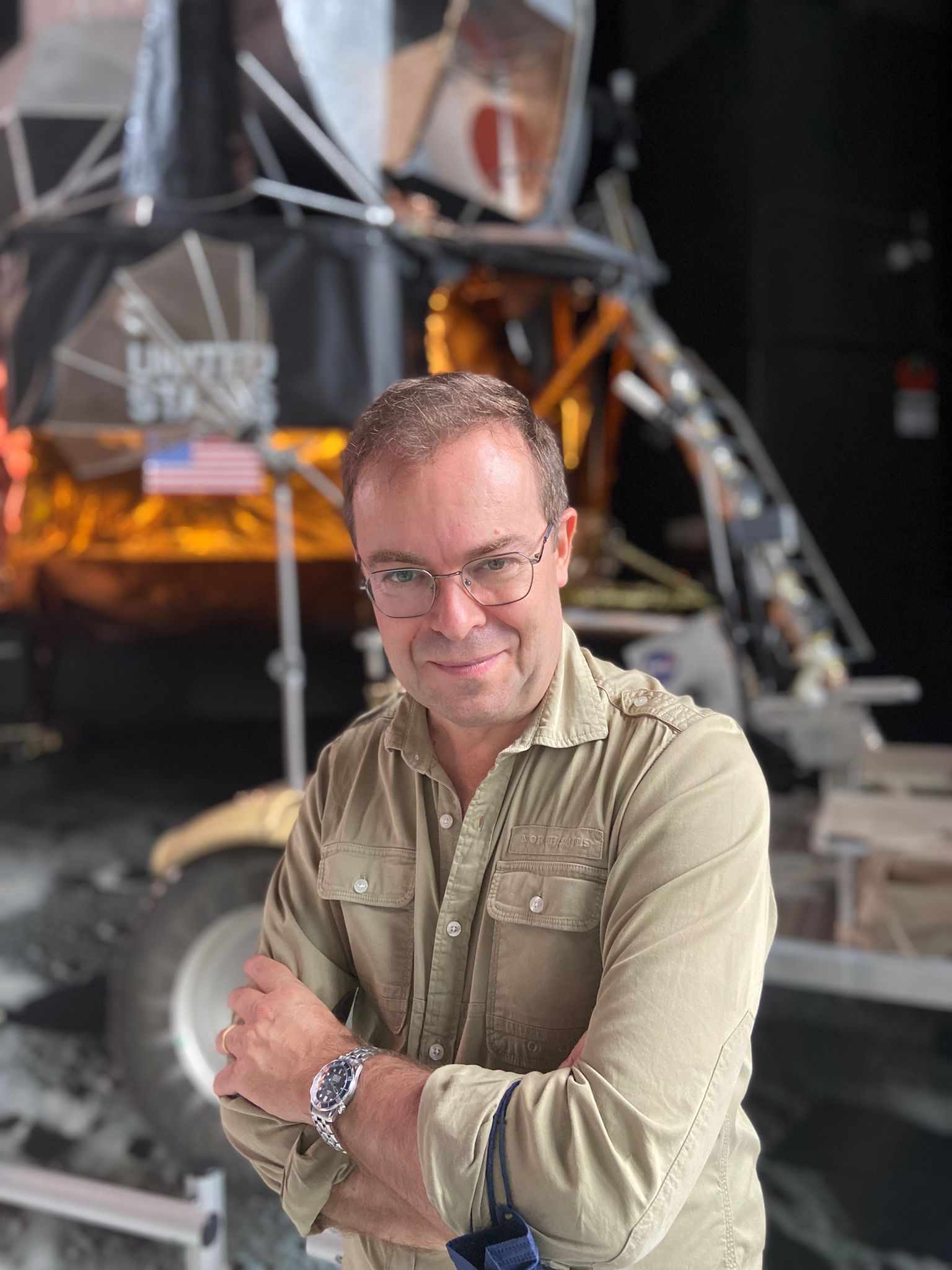 Javier Sierra recibe un homenaje cósmico: “Fue un regalo maravilloso… pensé que era una broma” Javier Sierra recibe un homenaje cósmico: “Fue un regalo maravilloso… pensé que era una broma”